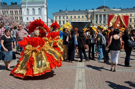 Elisabet's Helsinki Happening: A Samba Symphony and a Surprise Proposal!